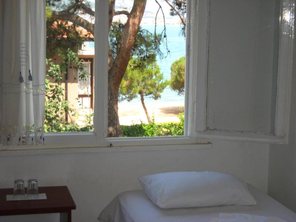 Hotel Mavi Pension Ayvalı Exterior foto
